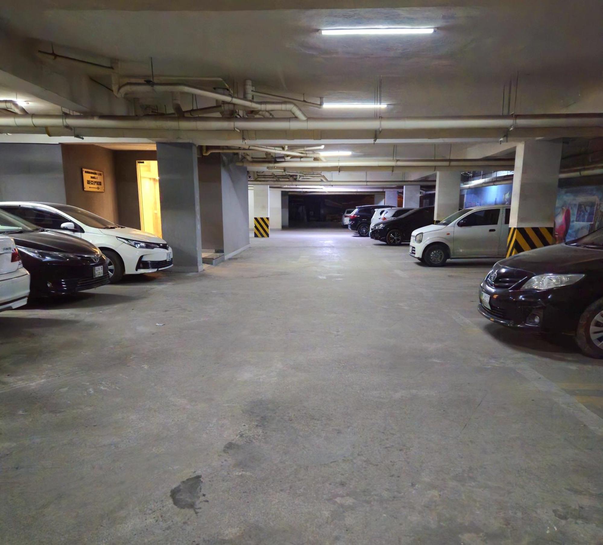 רוואלפינדי Aesthetic Scenic Luxurious Apartment - Bahria Heights מראה חיצוני תמונה